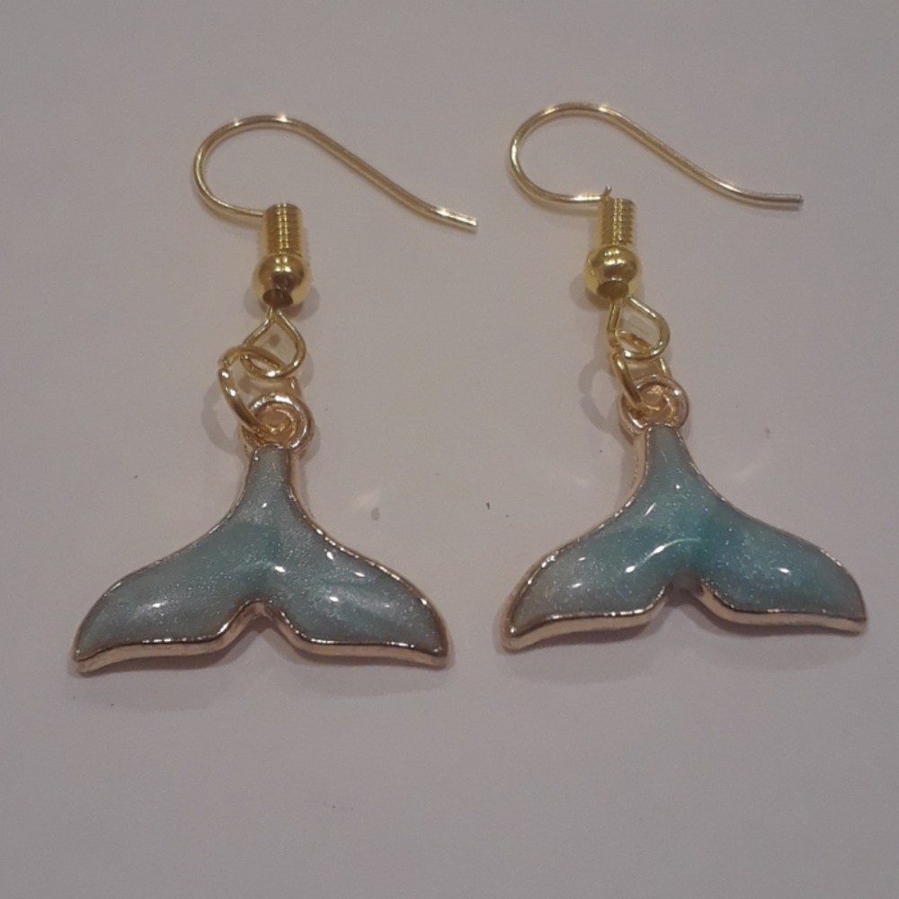 Handmade Beautiful 18kt Gp Fish Tail Earrings